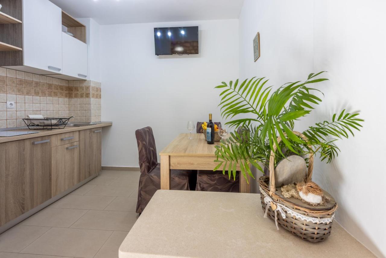 Apartmani Anita Dramalj Exterior photo