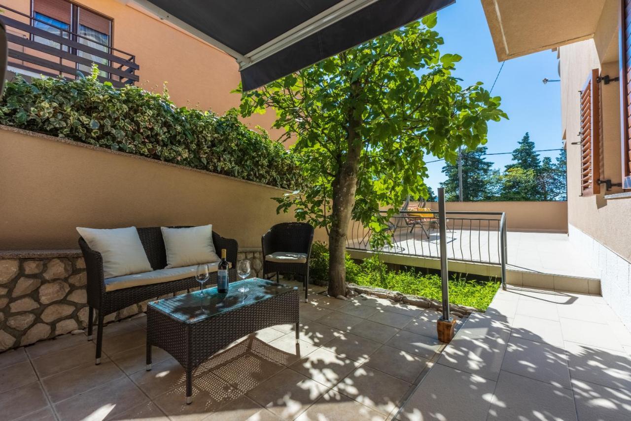 Apartmani Anita Dramalj Exterior photo