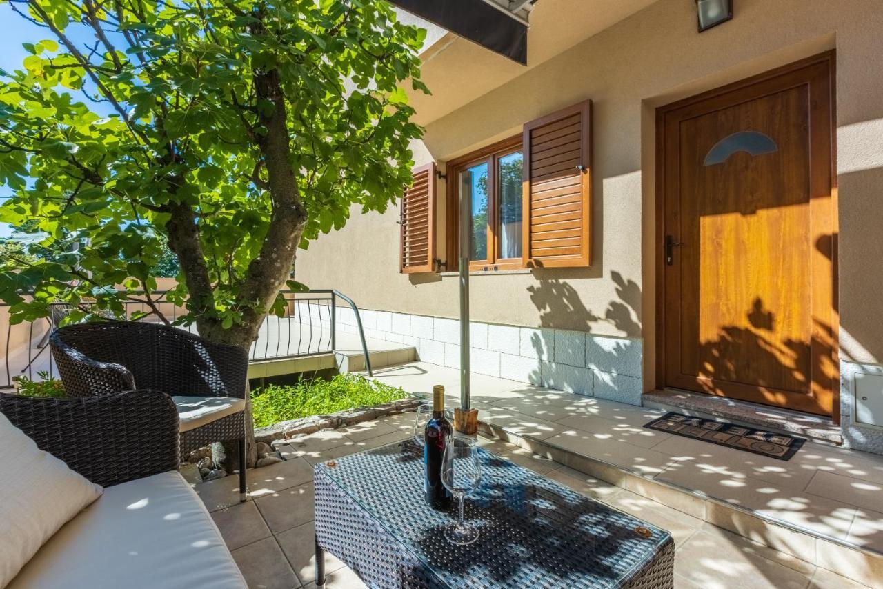 Apartmani Anita Dramalj Exterior photo